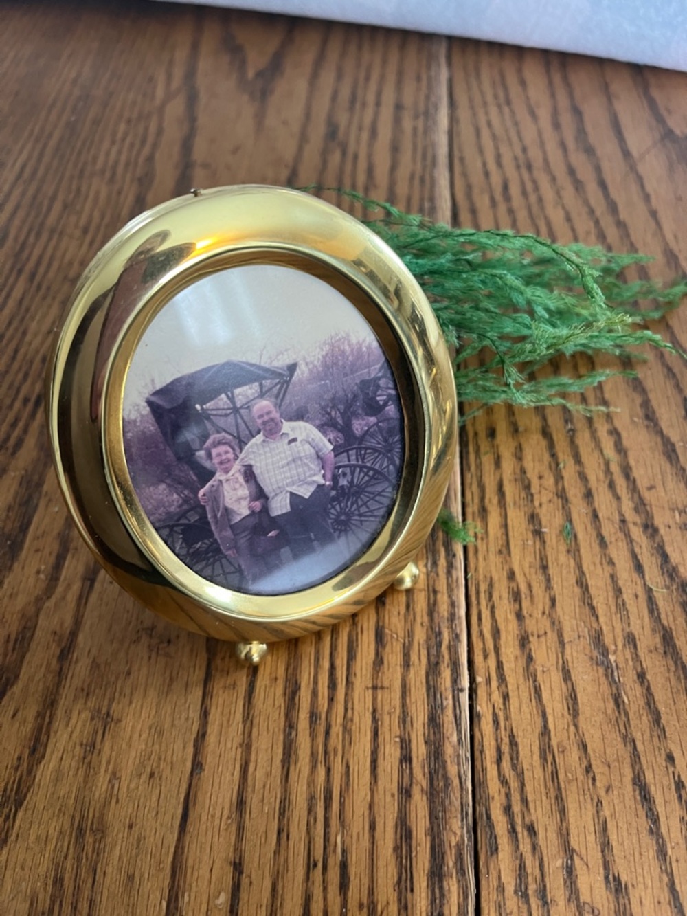 Brass Oval Photo  Gold Finish